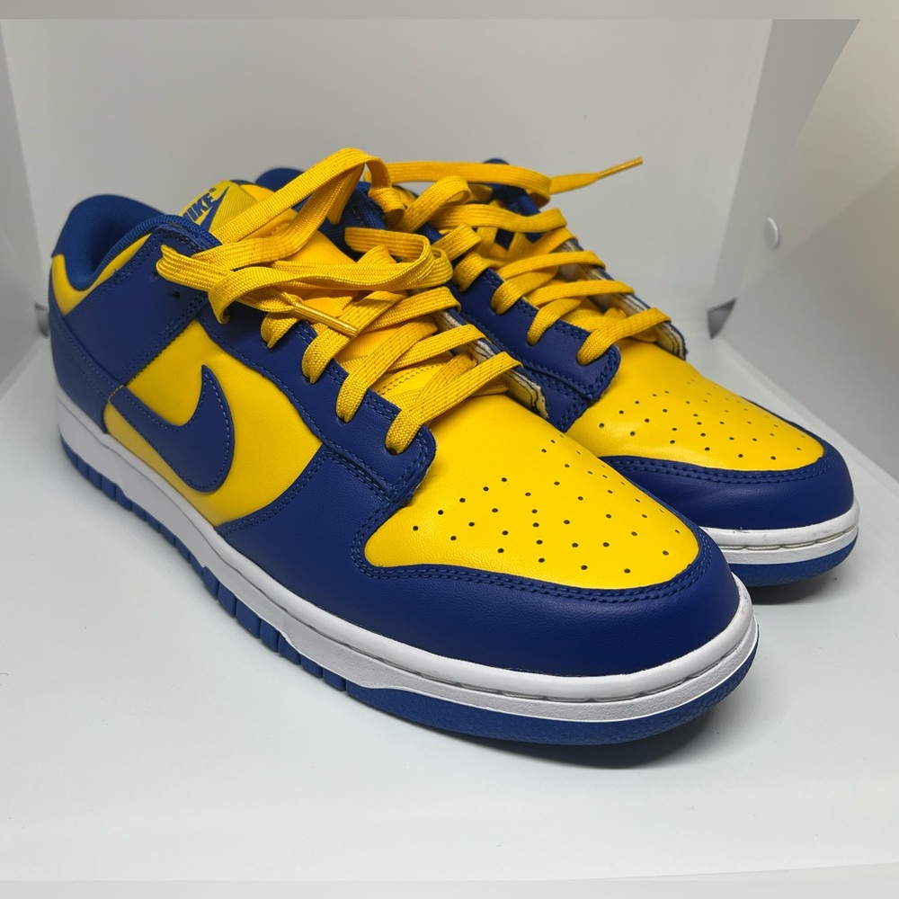 Size 12 Nike dunks yellow and blue UCLA 9/10